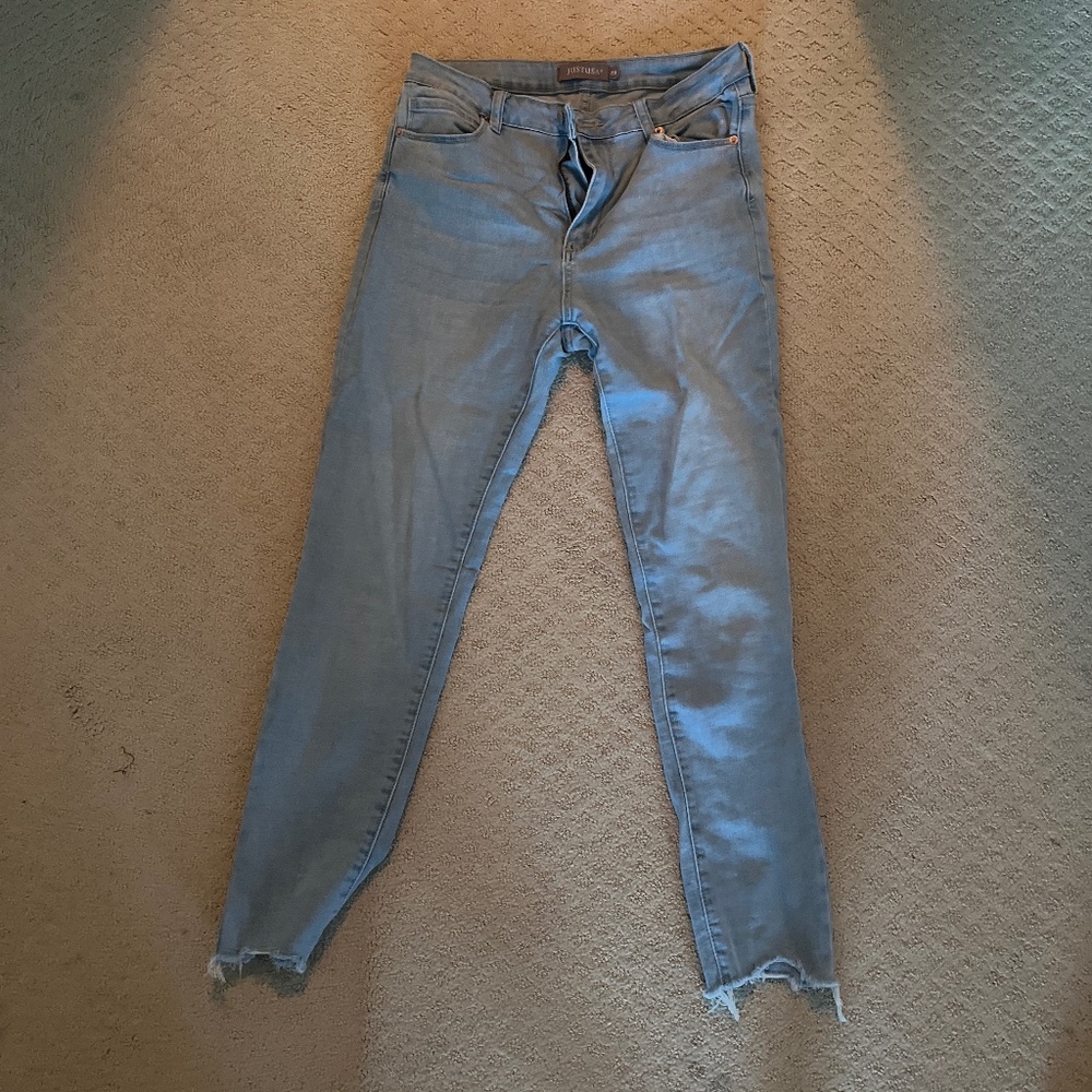 Just USA cropped jean with frayed bottom